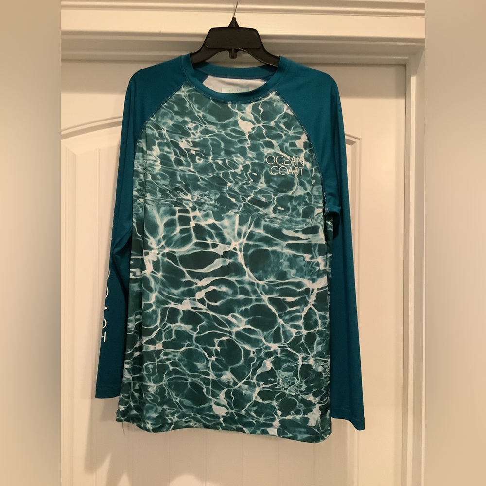 Men’s swim/sun protection shirt.